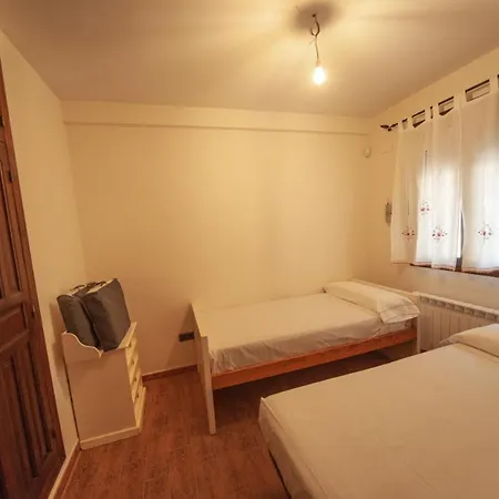 Villa Finca Las Ciguenas - Casa Rural En Entorno Idilico La Adrada