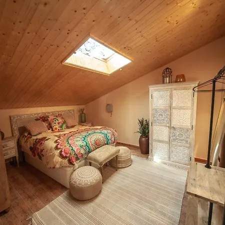 Villa Finca Las Ciguenas - Casa Rural En Entorno Idilico La Adrada