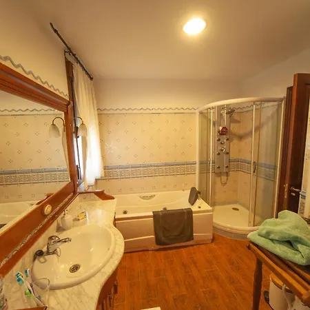 Villa Finca Las Ciguenas - Casa Rural En Entorno Idilico La Adrada